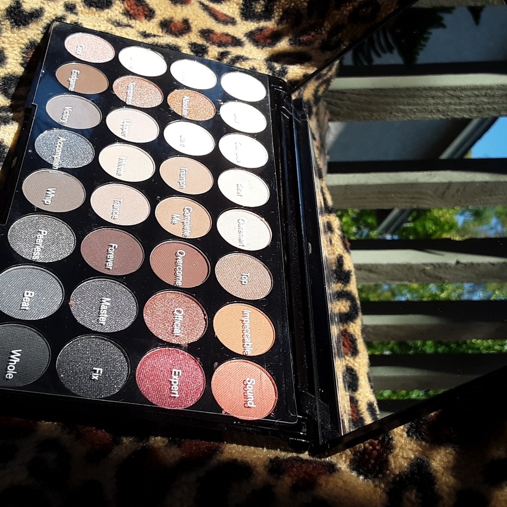 Flawless 2 - Makeup Revolution